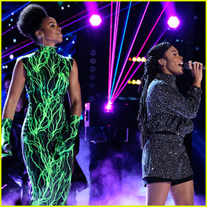 Kelly Rowland Wears "GLITCH" on the Voice Season Finale (ARTICLE)
